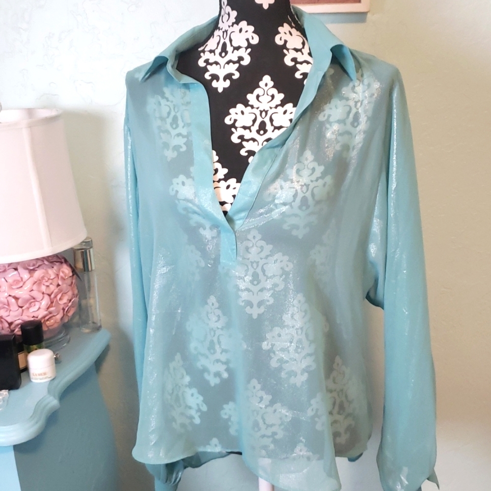 Bisou Bisou vintage aqua blue open sleeve blouse